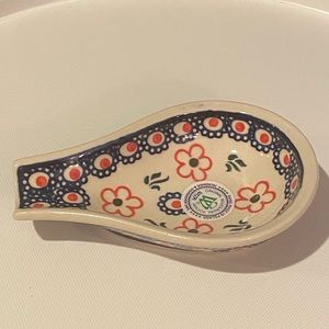 NWT Wiza Boleslawiec Polish Pottery Spoon Rest Signed Poland Red Daisies